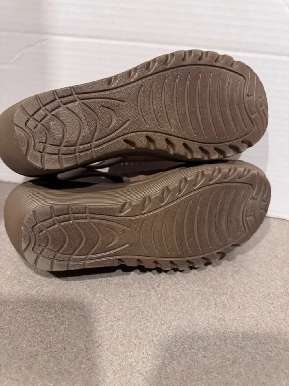Skechers Parallel-Beehive Perforated Suede Platform Wedge Sandal